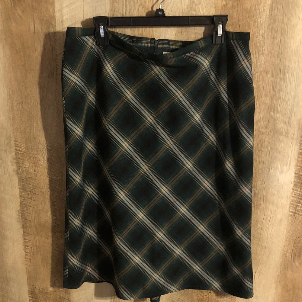 Cato Dark Green Plaid A-Line Skirt with Cream Accents Gathered Hem